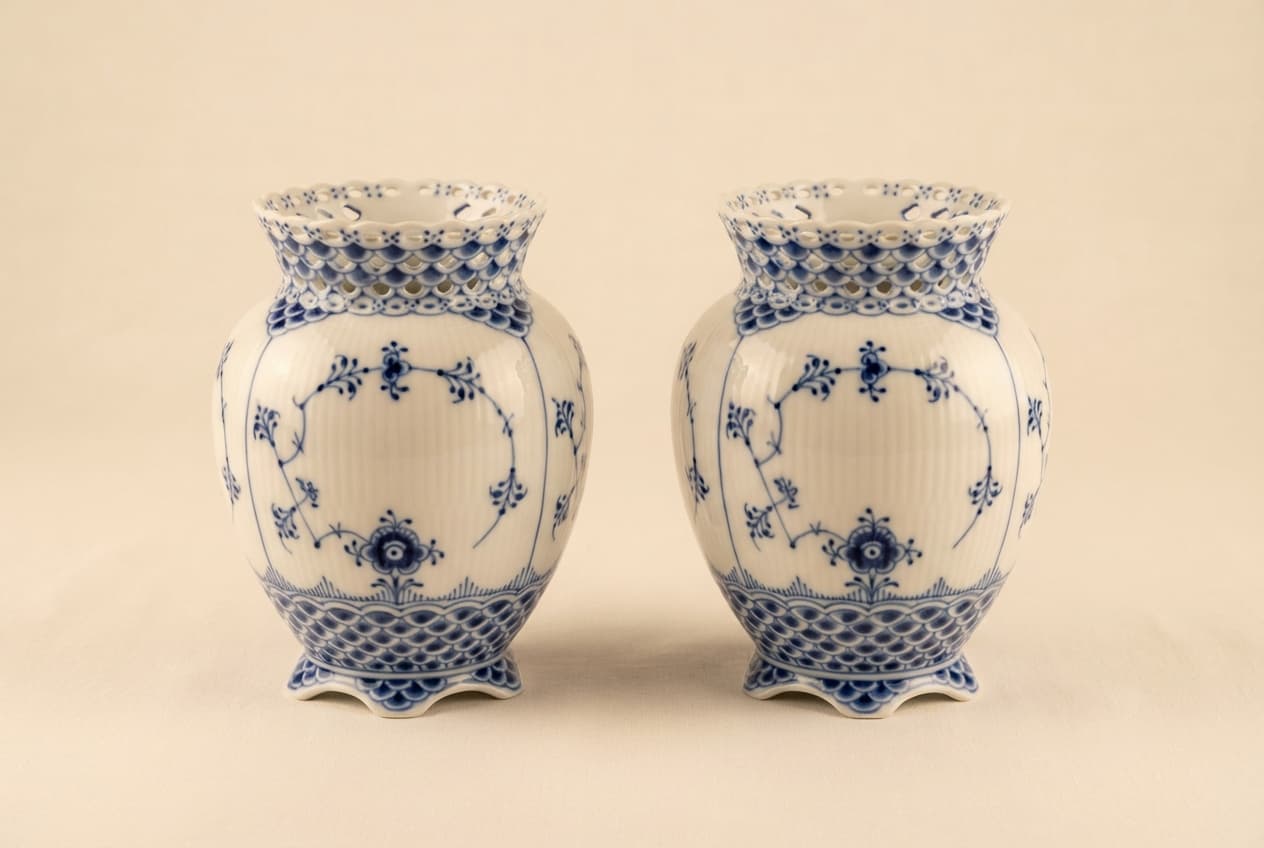 Ваза парная Royal Copenhagen «Blue Fluted Full Lace» — фото 1 из 4
